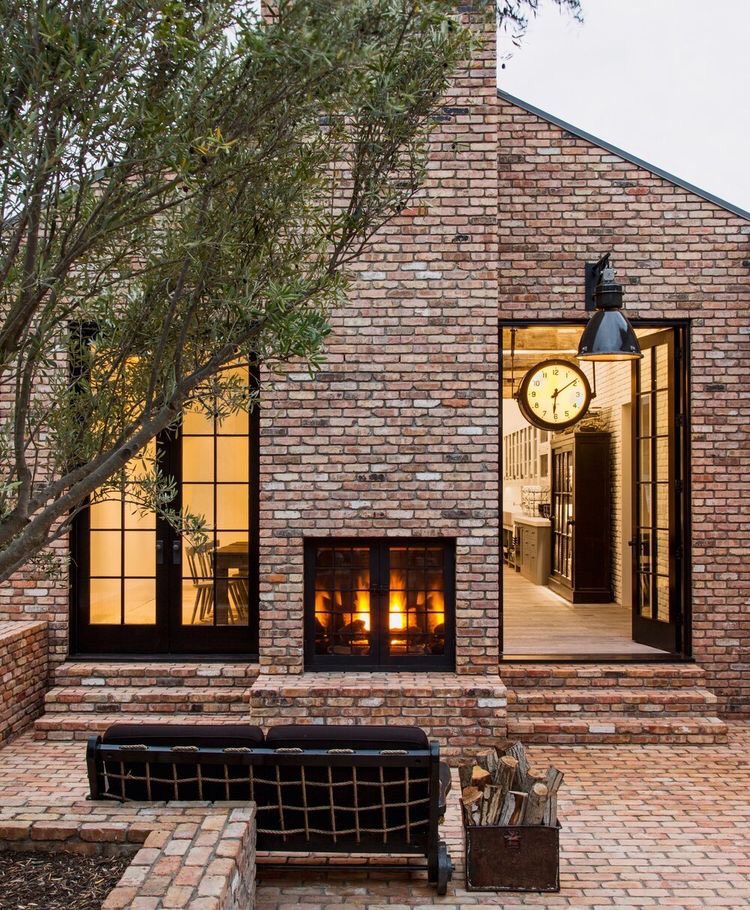 Mẫu villa xây dựng gạch không trát