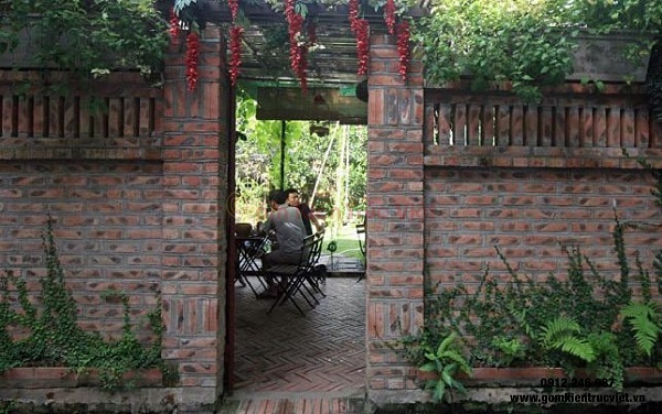 Mẫu tường rào được xây dựng từ gạch xây không trát