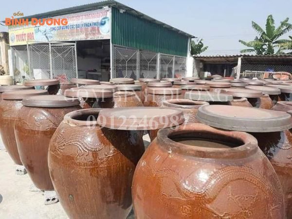 cái lu đựng cá làm nước mắm